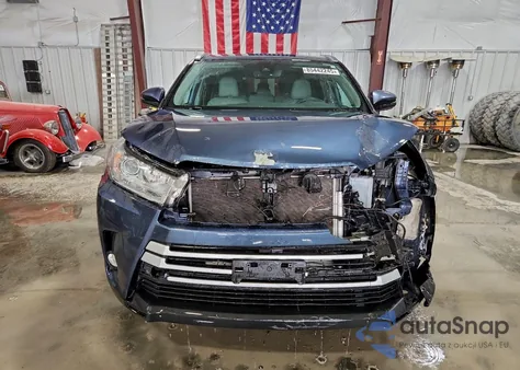 2018 Toyota Highlander Se из США, поврежденный, VIN 5TDJZRFH6JS859331